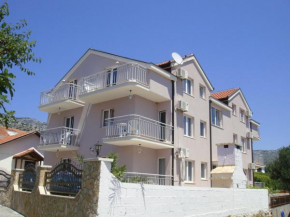 Отель Apartments Villa Pirosi  Оребич